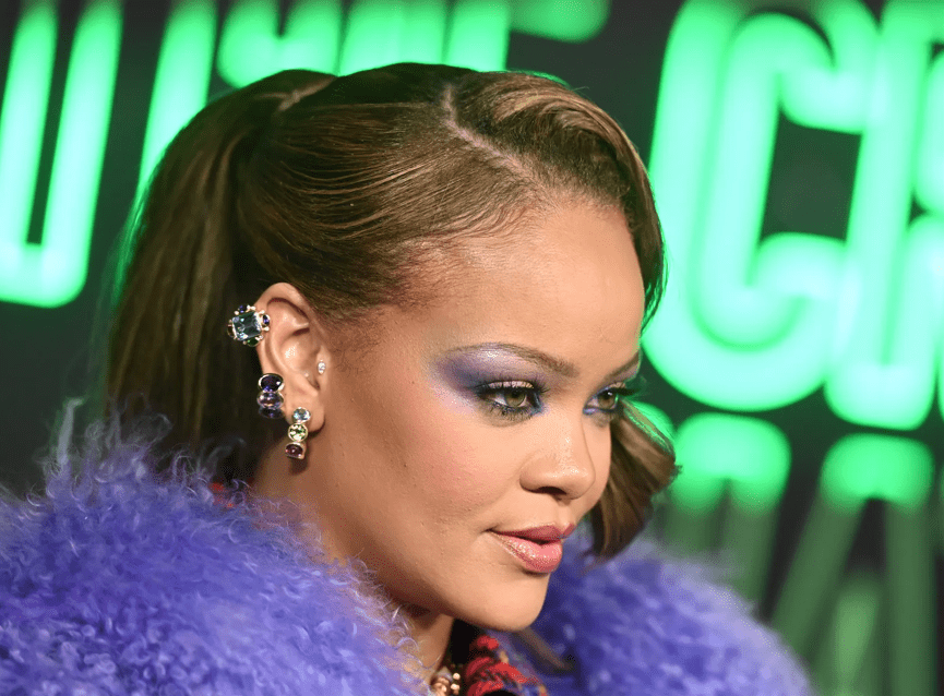 Rihanna Casually Rocks Purple Eyeshadow all the Way Up to Her Brow Bone 1